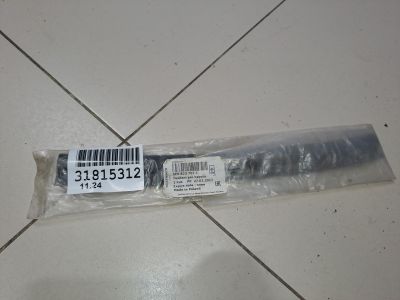 Уплотнитель капота для Skoda Octavia A7 2013-2020