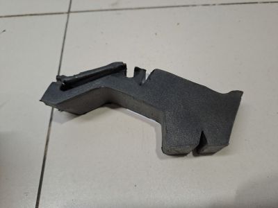 Уплотнитель капота для Volkswagen Jetta A6 2010-2018