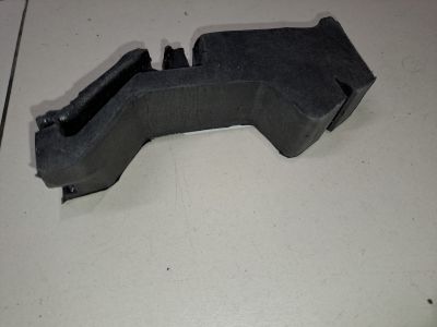 Уплотнитель капота для Volkswagen Jetta A6 2010-2018