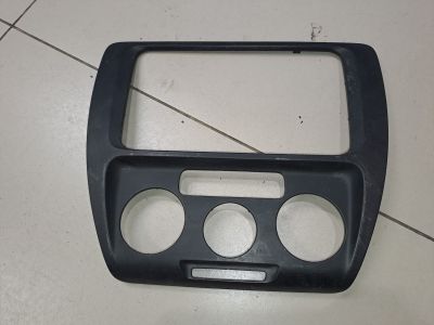 Рамка магнитолы для Volkswagen Jetta A6 2010-2018