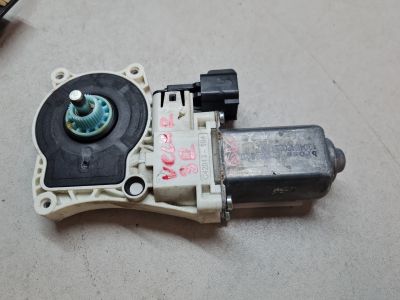 Моторчик стеклоподъёмника задний правый для Land Rover Range Rover Velar 2017-