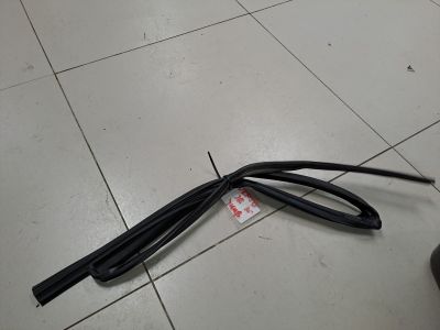 Уплотнитель стекла двери задний правый для Toyota Avensis T27 2008-2018