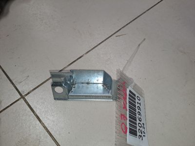 Кронштейн двери багажника правый для Audi A8 S8 D4 2010-2017