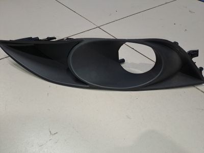 Рамка противотуманной фары правой для Toyota Auris E15 2006-2012