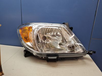 Фара правая для Toyota Hilux 2005-2015