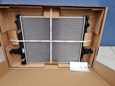 Радиатор основной охлаждения двигателя для Volvo XC90 2002-2015