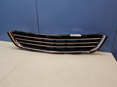 Решётка в бампер центральная для Opel Astra H 2004-2014