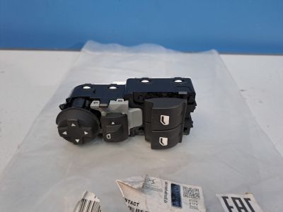 Блок управления стеклоподъемником передней правой двери для Peugeot 308 T9 2014-