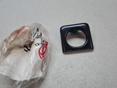 Кронштейн крепления радиатора верхний левый для Evolute I-Joy 2022-