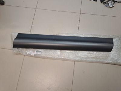 Молдинг двери правый передний для Audi Q7 4L 2005-2015