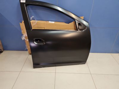 Дверь правая передняя для Renault Sandero 2014-