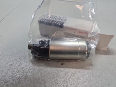 Насос топливный для Toyota Land Cruiser 200 2008-