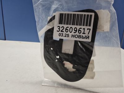 Уплотнитель фонаря внутреннего правого для Toyota Camry V70 2017-