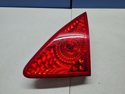 Фонарь в крышку правый для Peugeot 3008 2009-2016