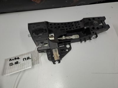 Кронштейн ручки двери передней правой для Audi A4 B8 2007-2015