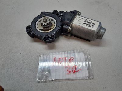 Моторчик стеклоподъёмника задний правый для Nissan Note E11 2005-2013