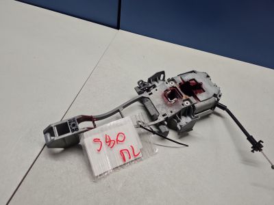 Кронштейн ручки двери передней левой для Volvo S80 2006-2016