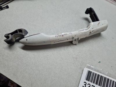 Ручка двери нaружная правая для Renault Megane 3 2009-2016