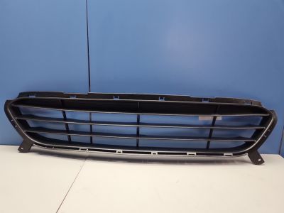Решётка в бампер центральная для Hyundai Solaris 2010-2017