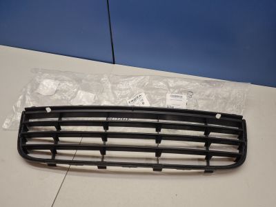 Решётка в бампер центральная для Volkswagen Jetta A5 2006-2010