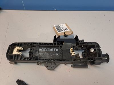 Кронштейн ручки двери правой для Mercedes C-klasse W204 2007-2015