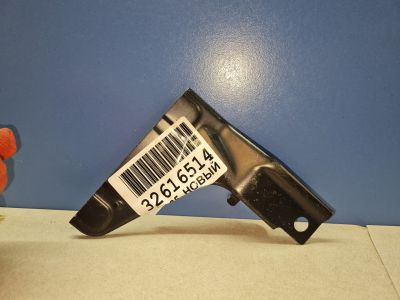 Кронштейн фары правый для Toyota Land Cruiser 200 2008-