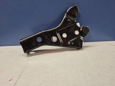 Кронштейн фары правый для Toyota Hilux N125 2015-