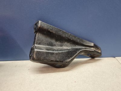 Кронштейн бампера переднего правый для Toyota Land Cruiser Prado 120 2002-2009