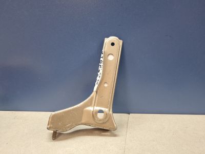 Кронштейн фары правый для Toyota Camry V30 2001-2006