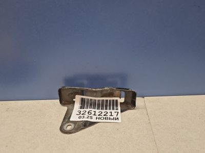 Кронштейн бампера переднего правый для Toyota Avensis T25 2003-2008