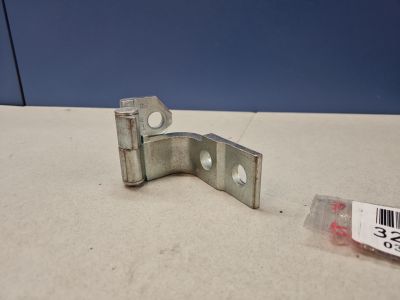 Петля двери