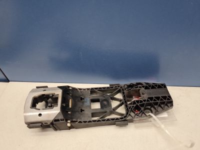 Кронштейн ручки двери передней правой для Skoda Yeti 2009-2018