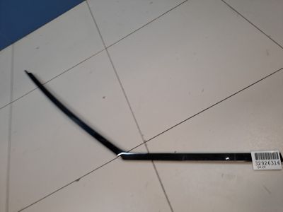 Молдинг рамки передней правой двери для Land Rover Discovery 2017-