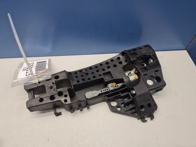 Кронштейн ручки двери левый для Audi A6 C7 Allroad quattro 2012-2019