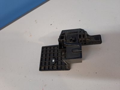 Кронштейн фары правый для KIA Rio 2017-