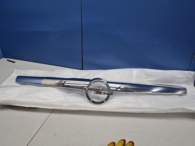 Накладка на решетку радиатора для Opel Astra H 2004-2014