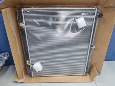 Радиатор основной охлаждения двигателя для Toyota Land Cruiser 200 2008-