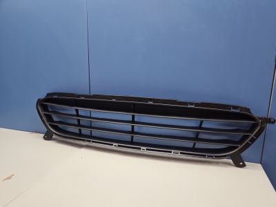 Решётка в бампер центральная для Hyundai Solaris 2010-2017