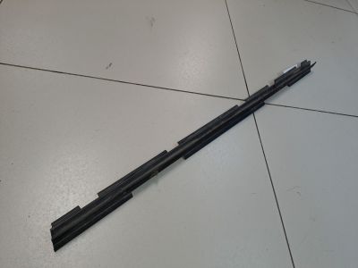 Уплотнитель стекла передней левой двери для Volkswagen Golf 4 1997-2005