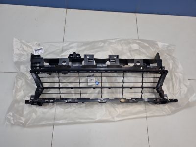 Решётка в бампер центральная для Renault Logan 2 2014-