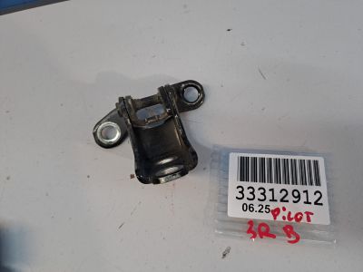 Петля двери задней правой нижняя для Honda Pilot 2008-2015