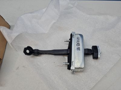 Ограничитель двери передней левой для Land Rover Range Rover Sport 2013-