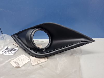 Рамка противотуманной фары левой для Mitsubishi Outlander GF 2012-