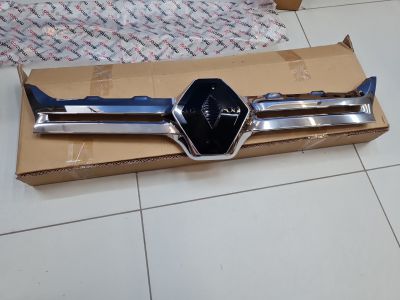 Решетка радиатора для Renault Duster 2010-