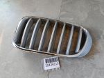 Решетка радиатора левая