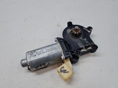 Моторчик стеклоподъёмника передний правый для Volvo XC90 2002-2015