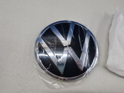 Эмблема для Volkswagen Polo Sedan 2020-