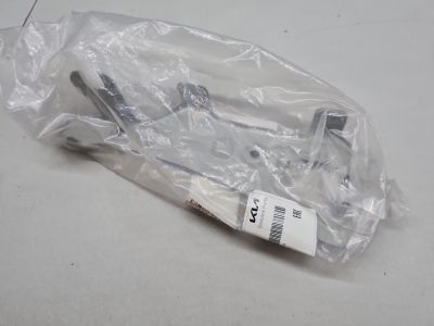 Кронштейн крепления крыла левый для KIA Ceed 2018-