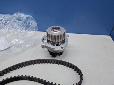 Комплект (насос водяной (помпа) и ремень ГРМ) для LADA Granta 2011-