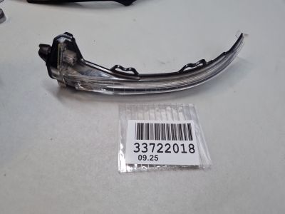 Указатель поворота в зеркало левый для Audi A4 B9 2015-